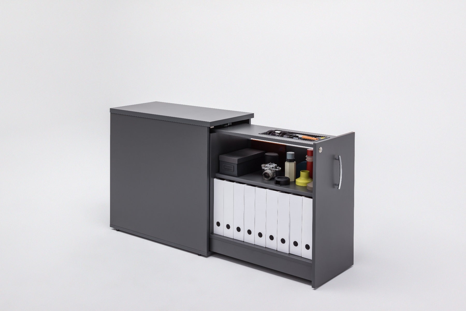 Standard cargo pedestal