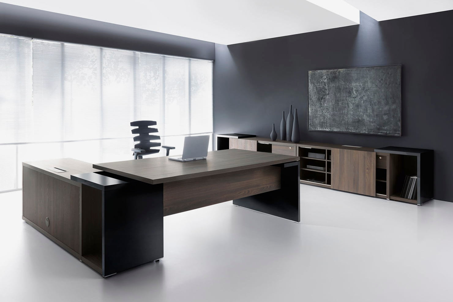 Mito executive desk