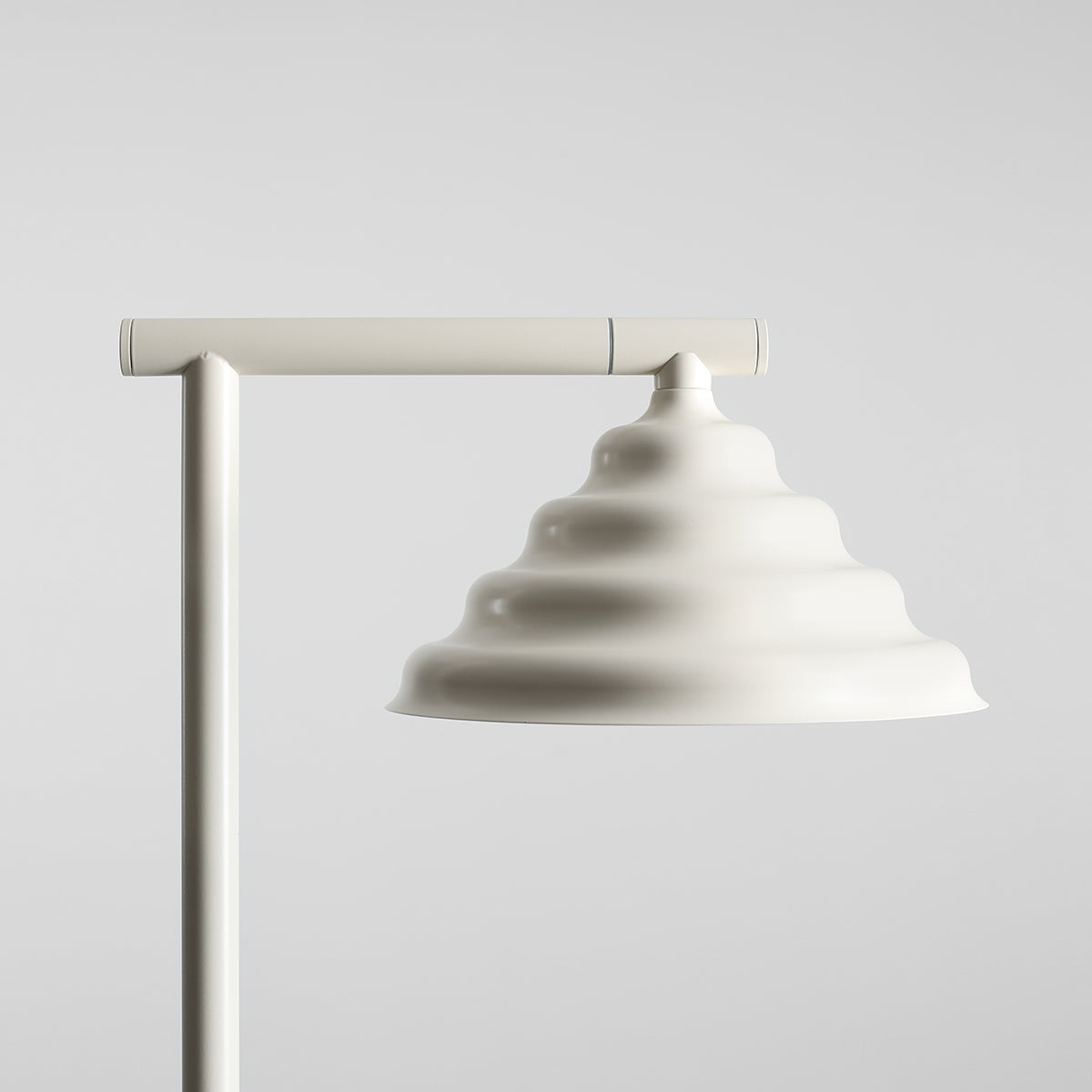FALA floor lamp with rotating shade