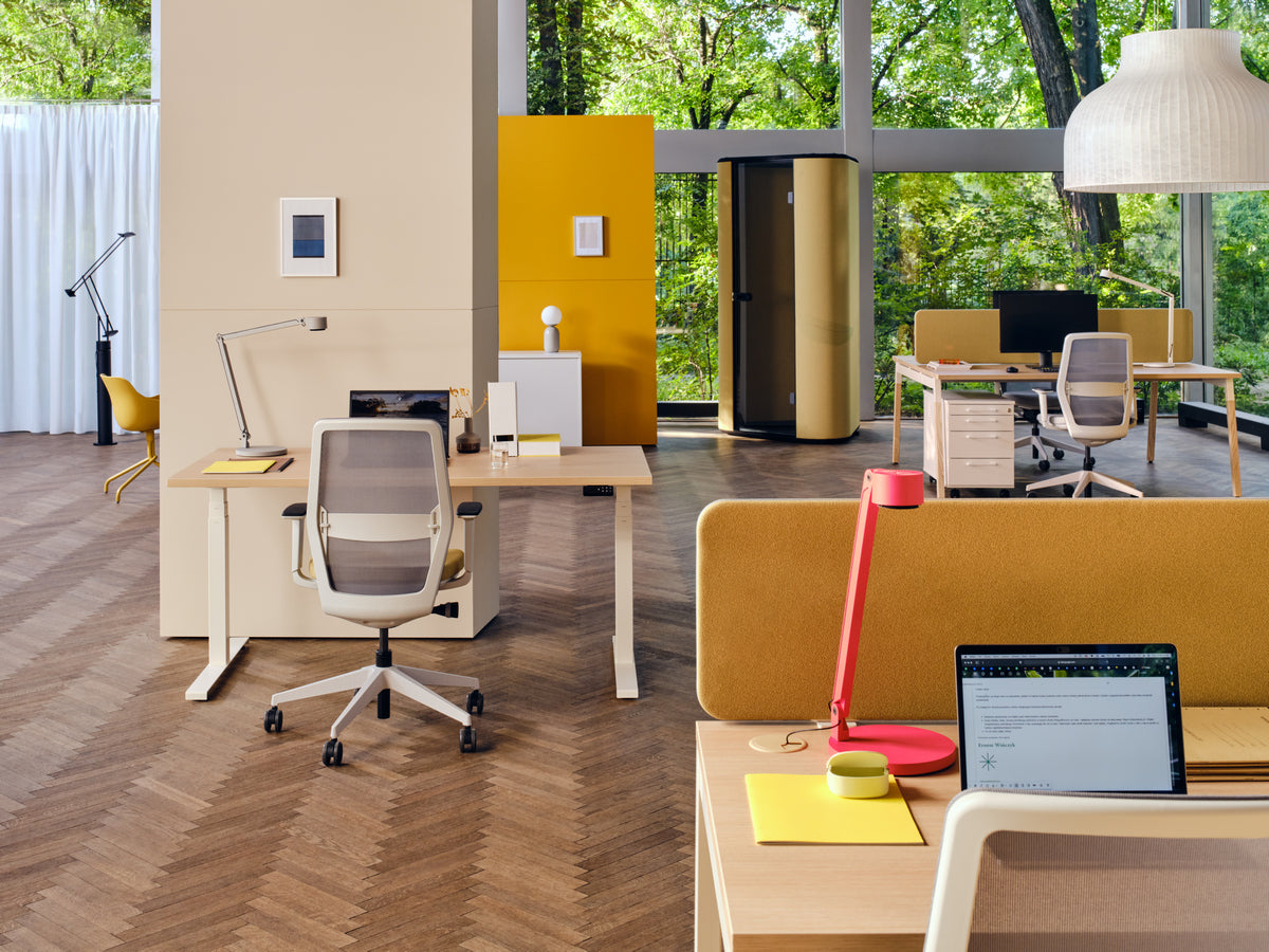 Ogi bench desk with electric height adjustment, twin-motor frame