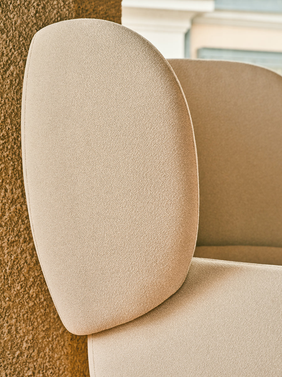 Großer Sessel mit drehbarem Kopfteil