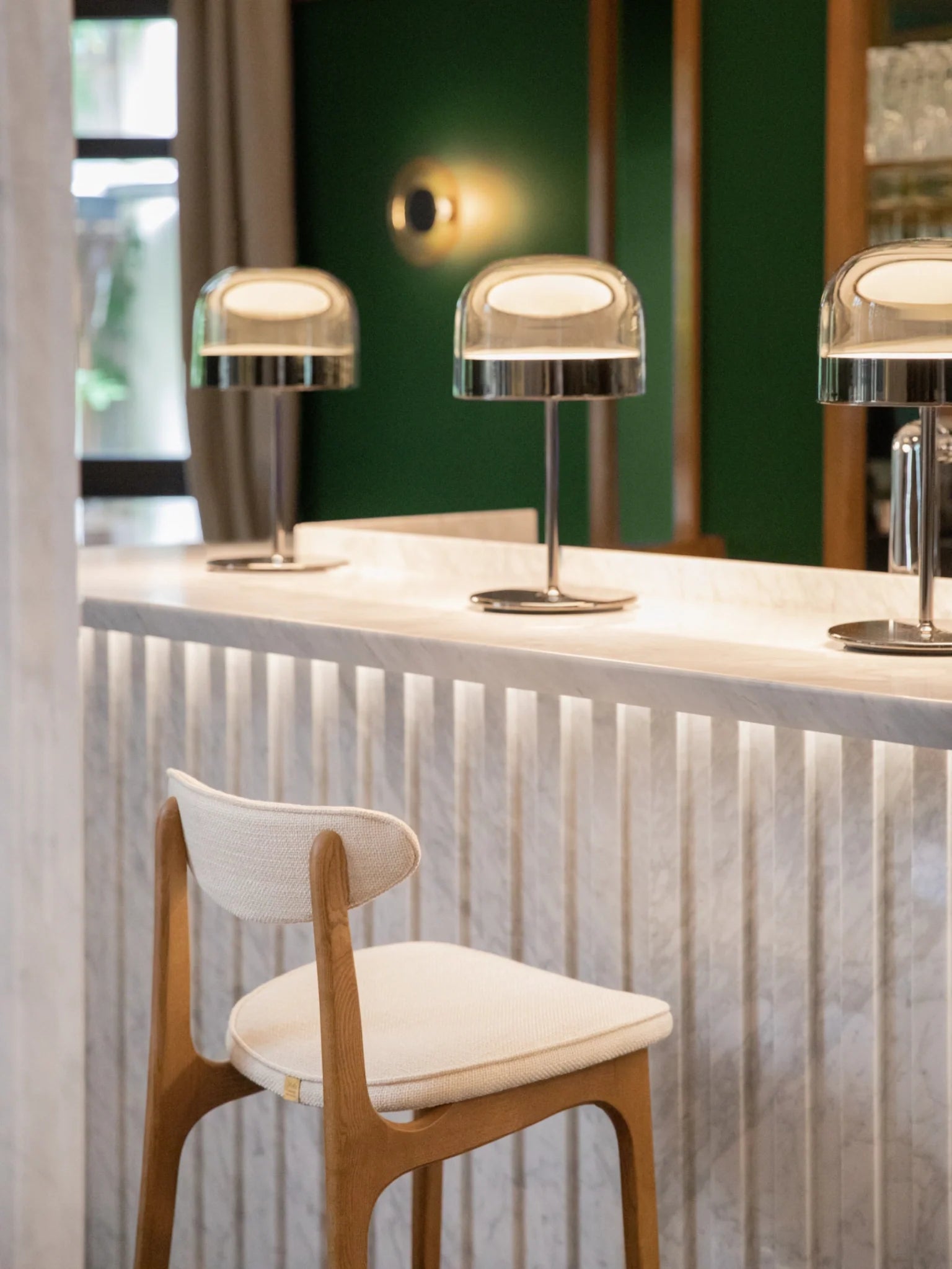 Barhocker 200-190 M/75 in glänzendem Samt Taupe