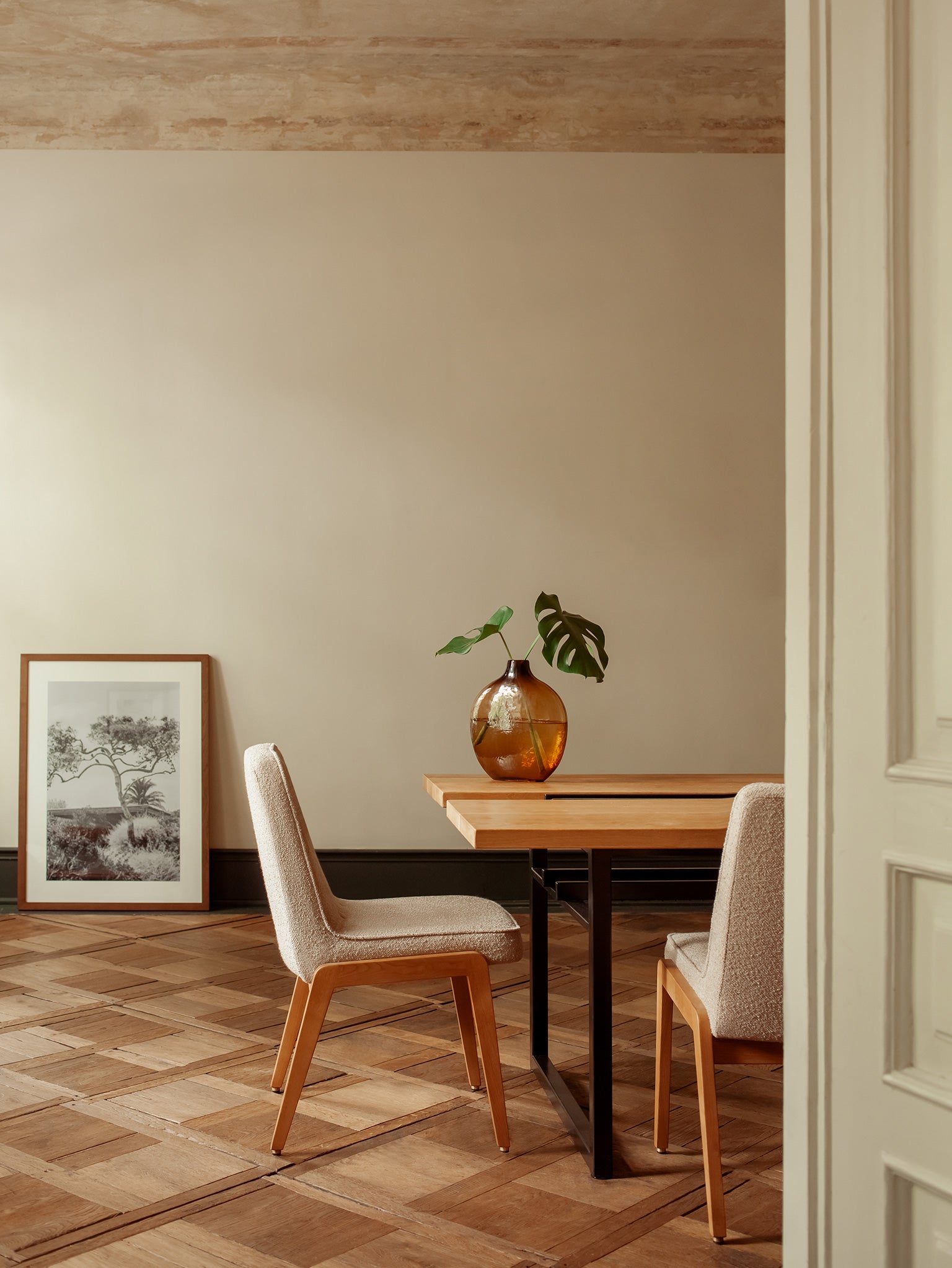 200-125 VAR Chair in Boucle Denim