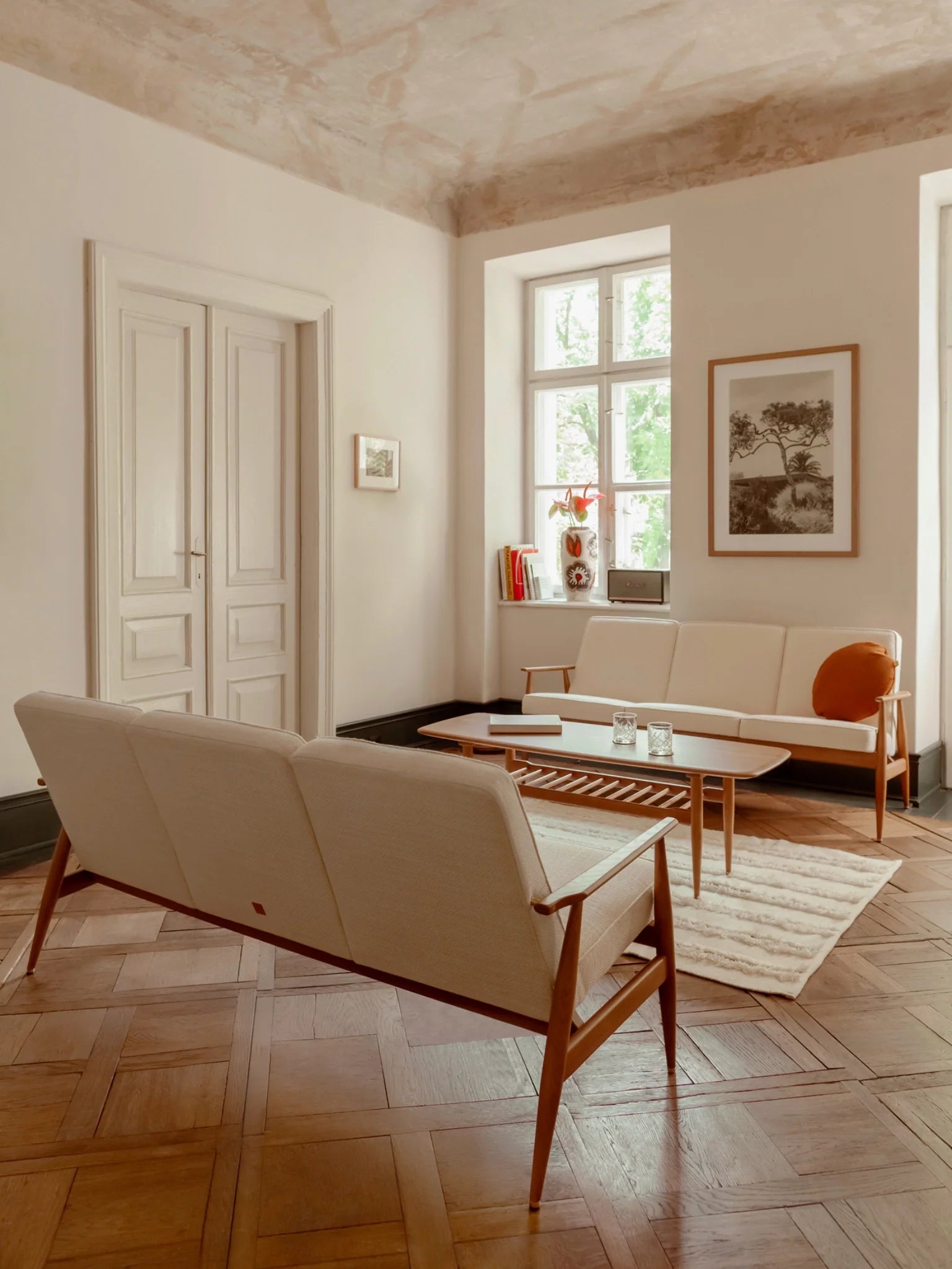 Fox 3-Sitzer in Cordcreme-Stoff