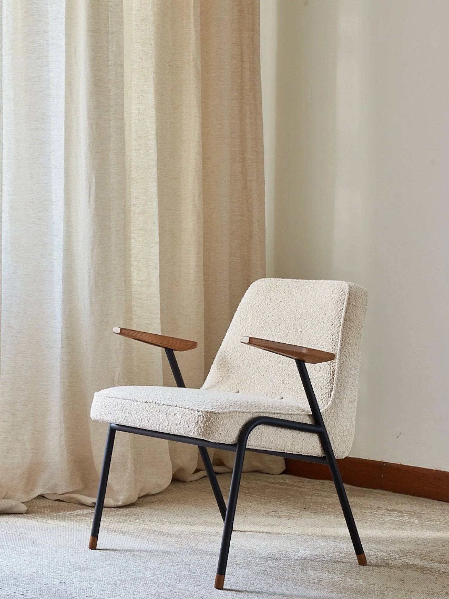 366 Metal Armchair in Velvet Indigo