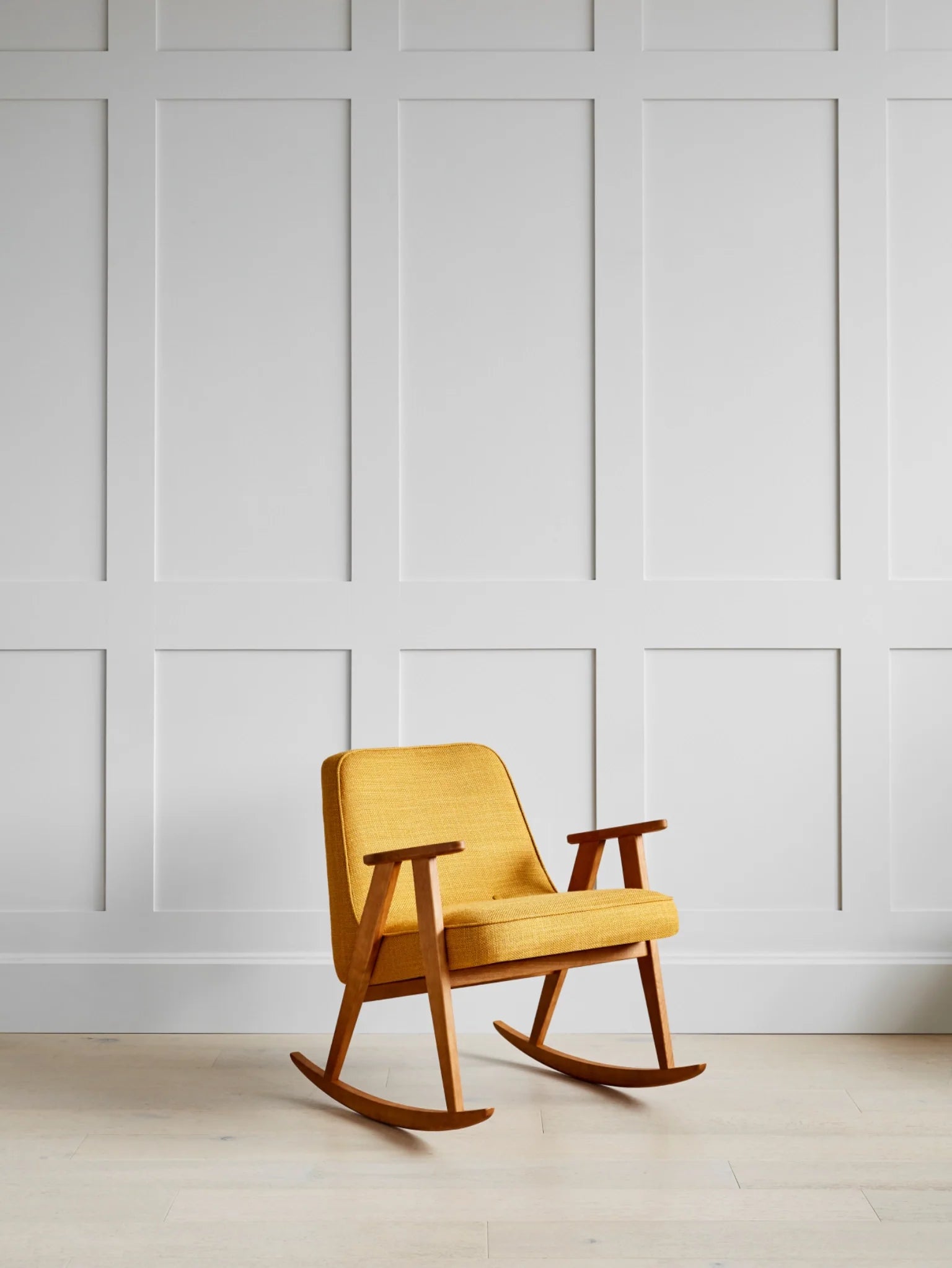 366 Schaukelstuhl in Bouclé-Flaschengrün