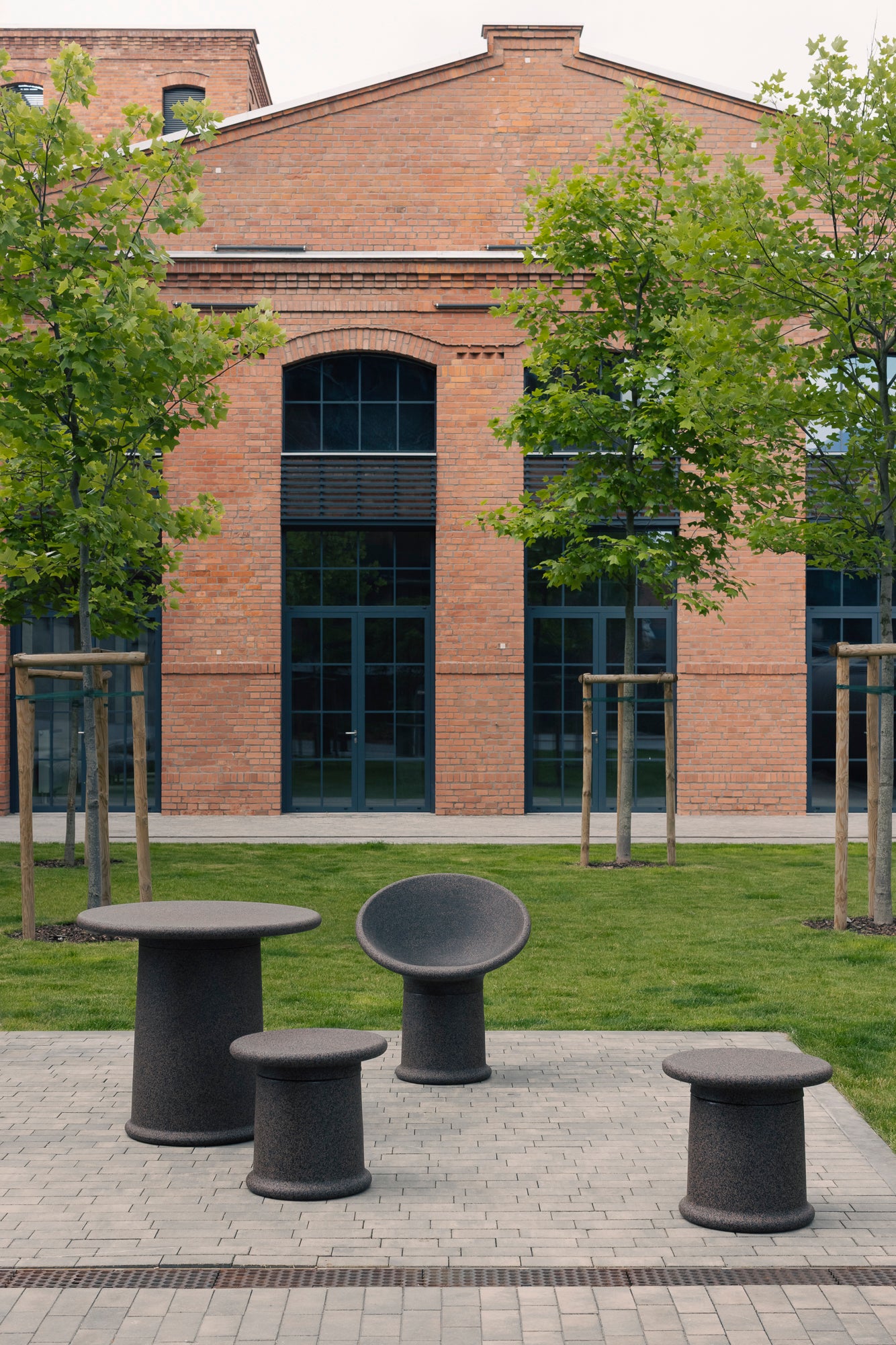 ROUNDER armchair RO1010