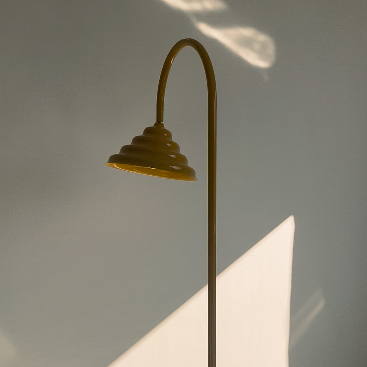 FALA arched floor lamp