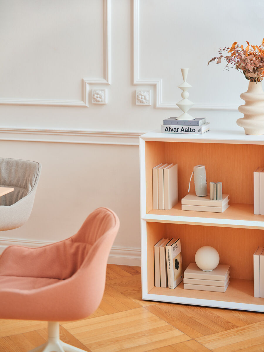 Schwerkraft-Bücherregal