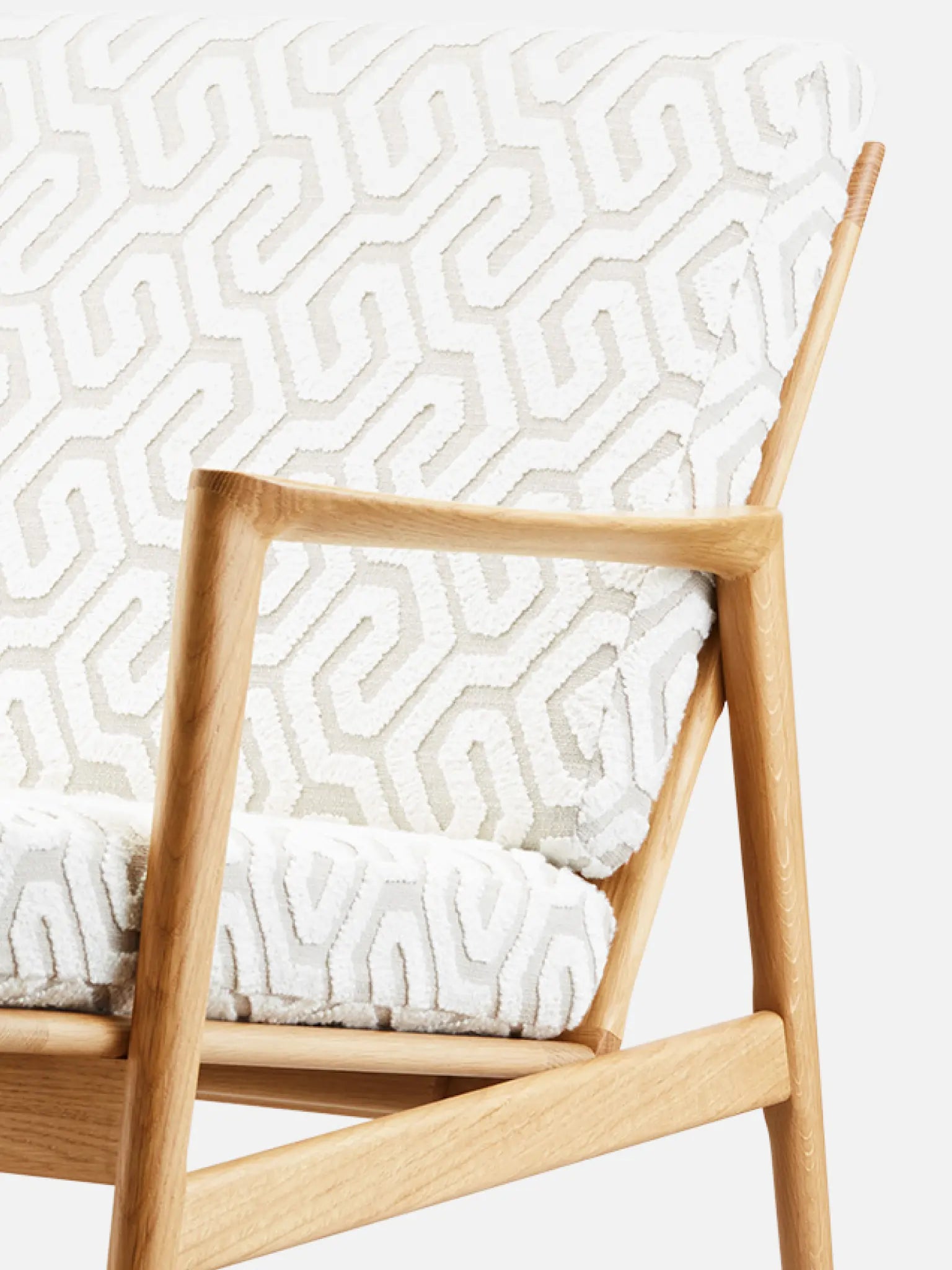 Stefan Lounge Chair in Coffee Snow