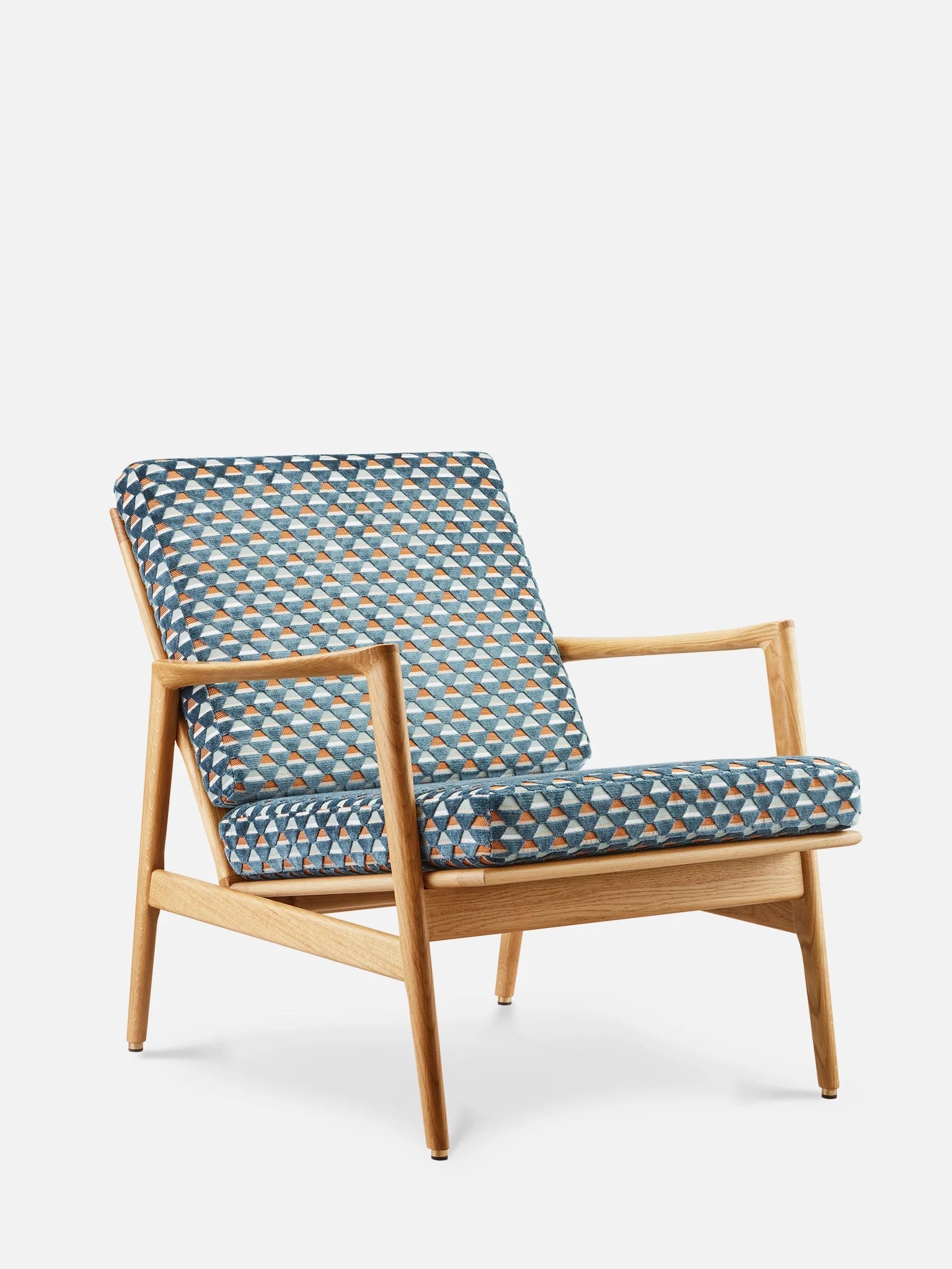 Stefan Lounge Chair in Uroko Topaze Casamance