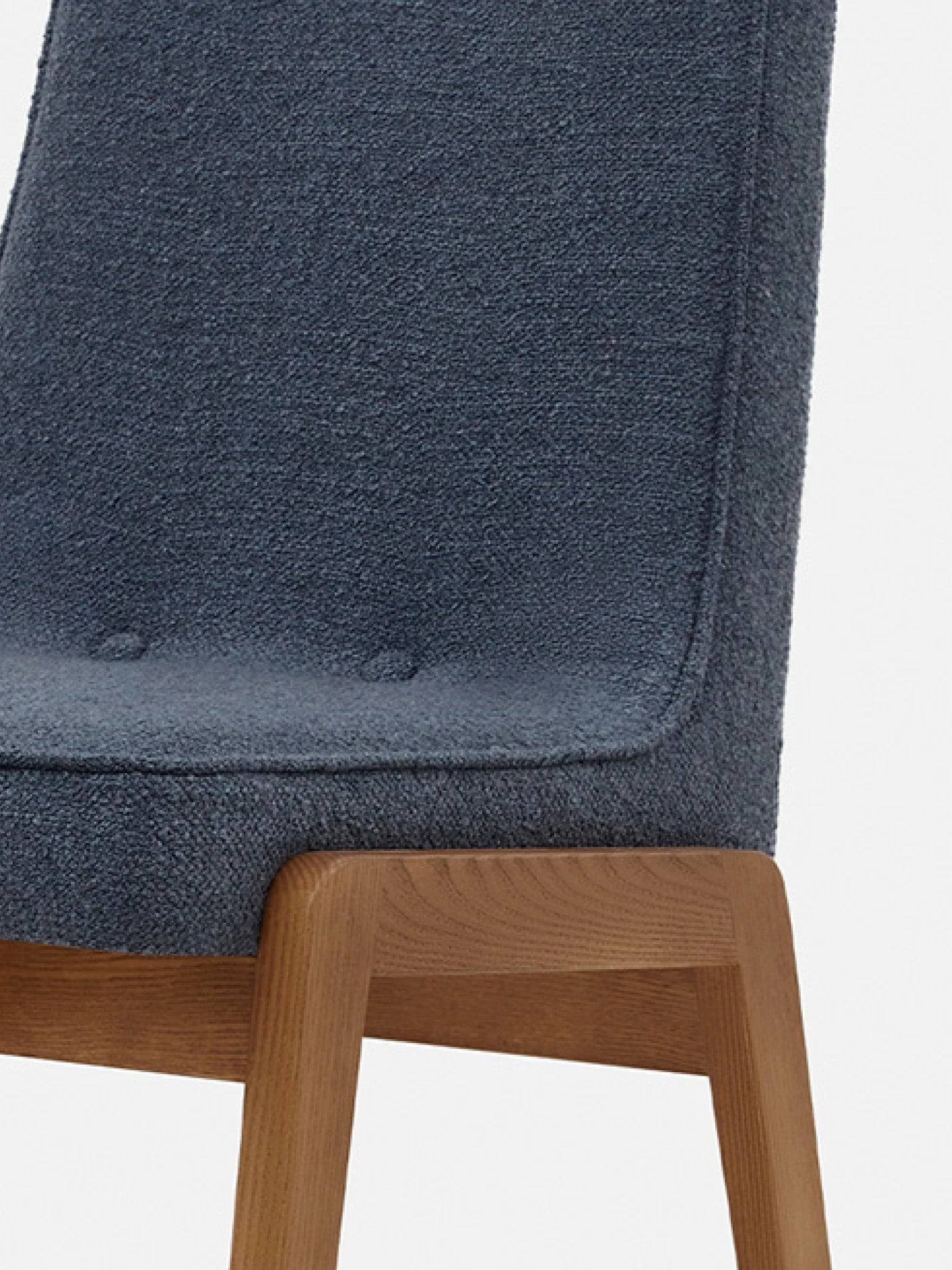 200-125 VAR Chair in Boucle Denim
