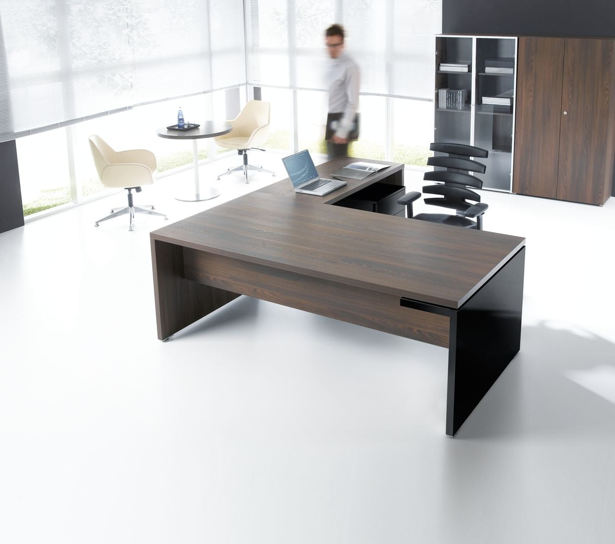 Mito executive desk