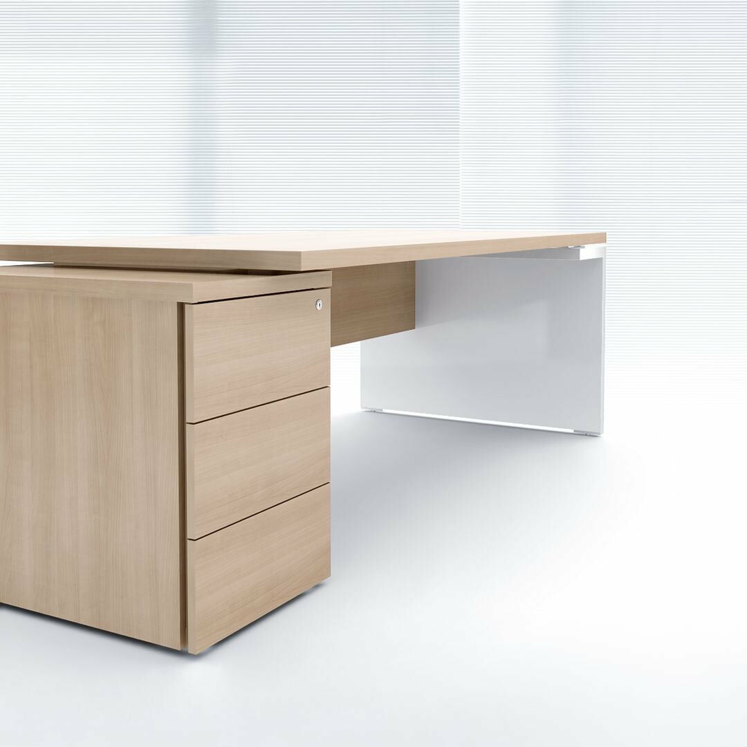 Mito executive desk