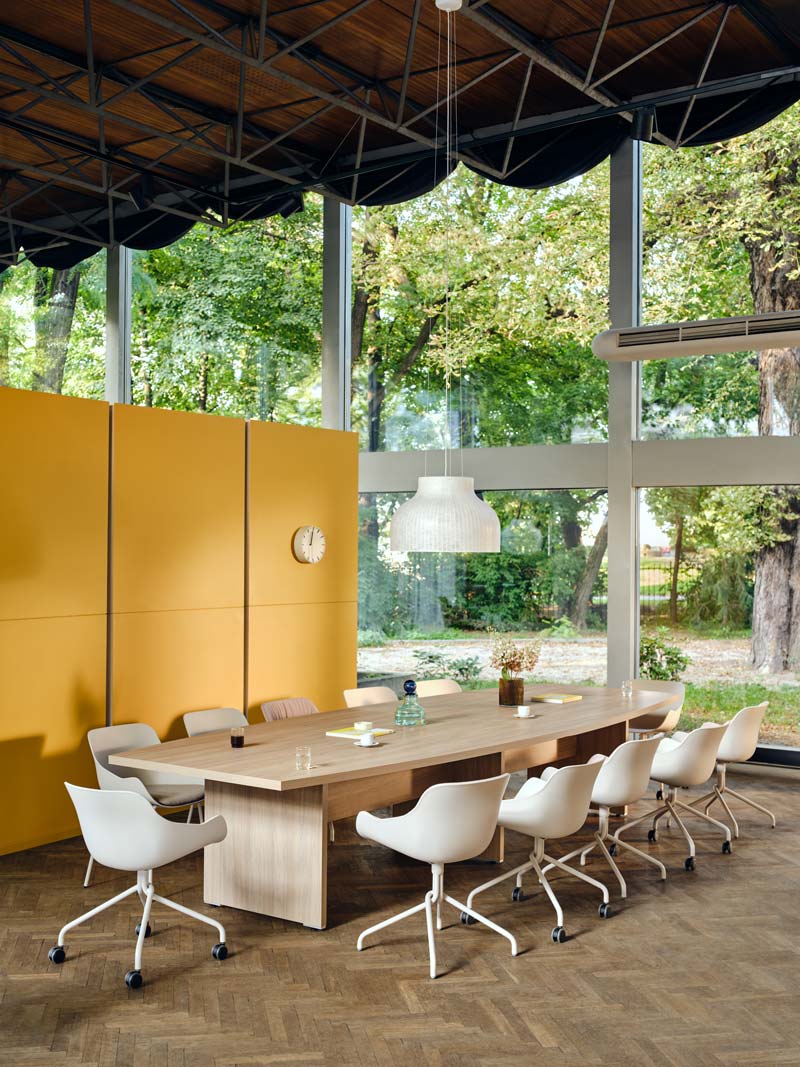 Drehfuß für baltischen Stuhl