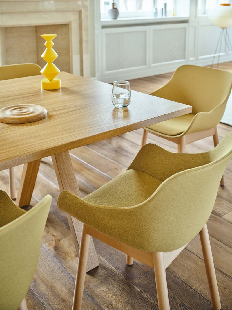 Baltischer Stuhl mit Holzgestell