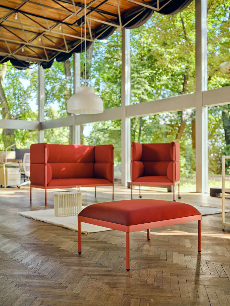 Stilt sofa high backed