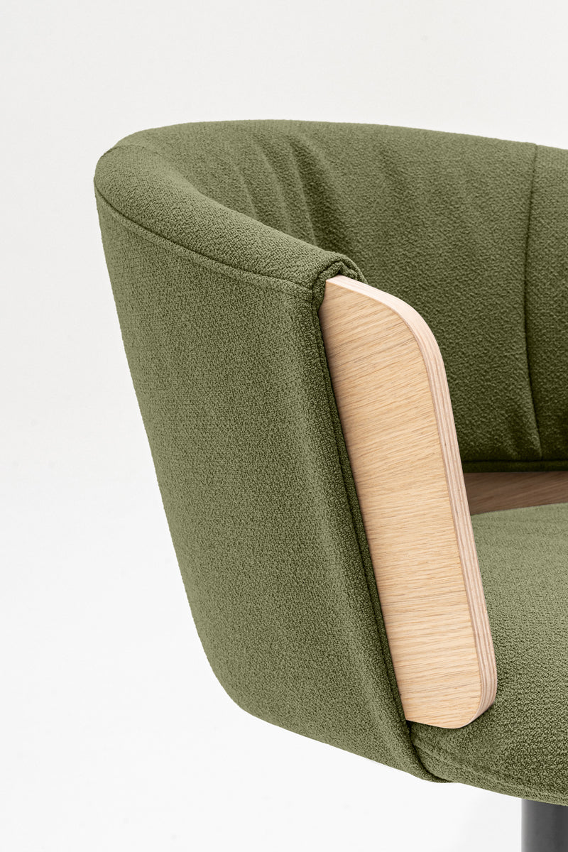 Collar chair swivel base