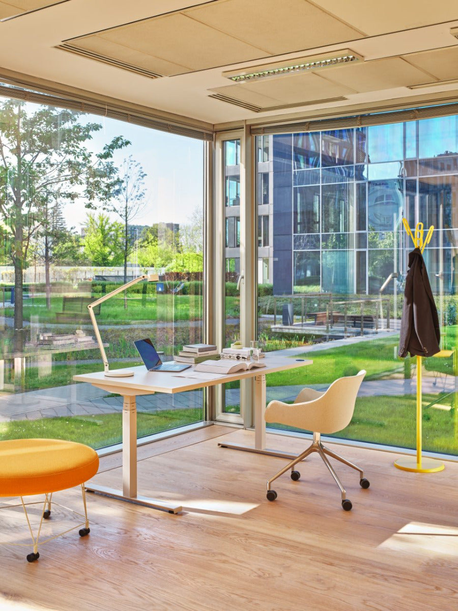 Ogi bench desk with electric height adjustment, twin-motor frame