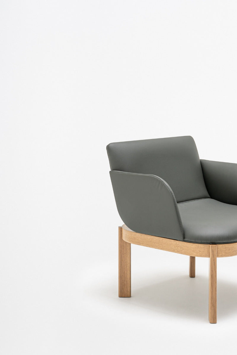 Ramp armchair