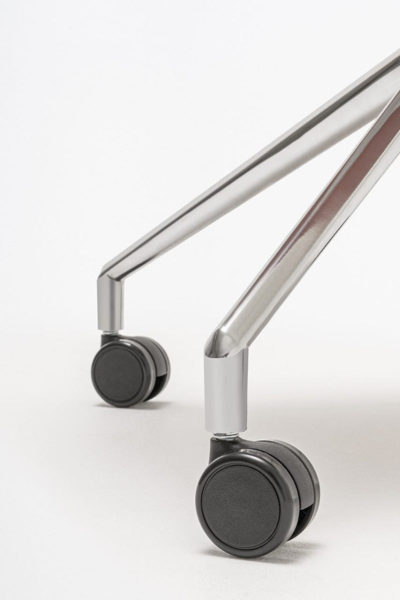 Ulti-Stuhlfuß aus poliertem Aluminium