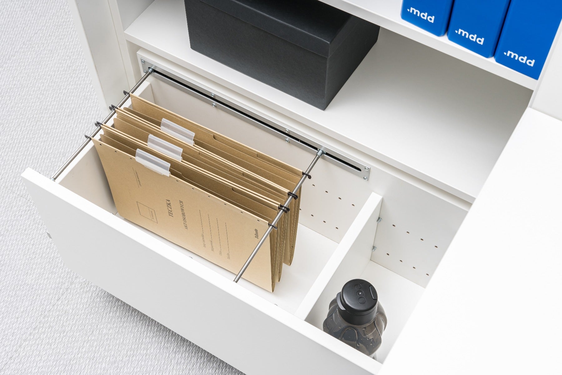 Standard cargo pedestal