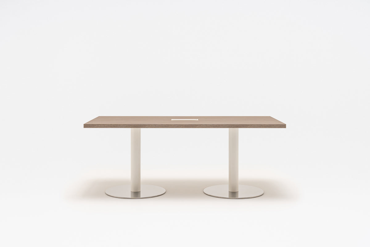 Quando executive table