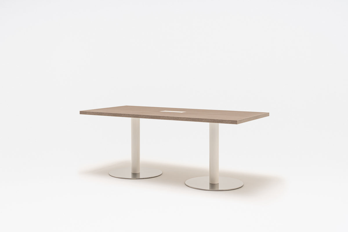 Quando executive table