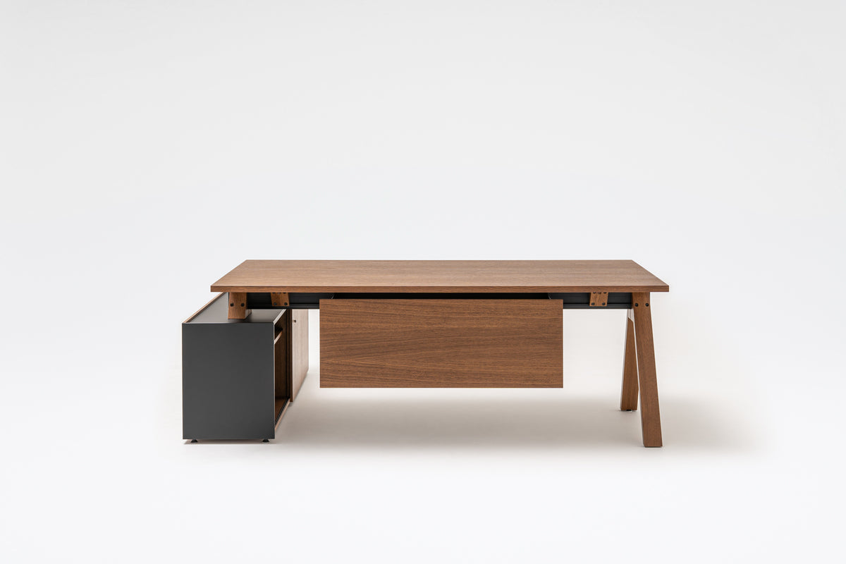 Viga executive desk