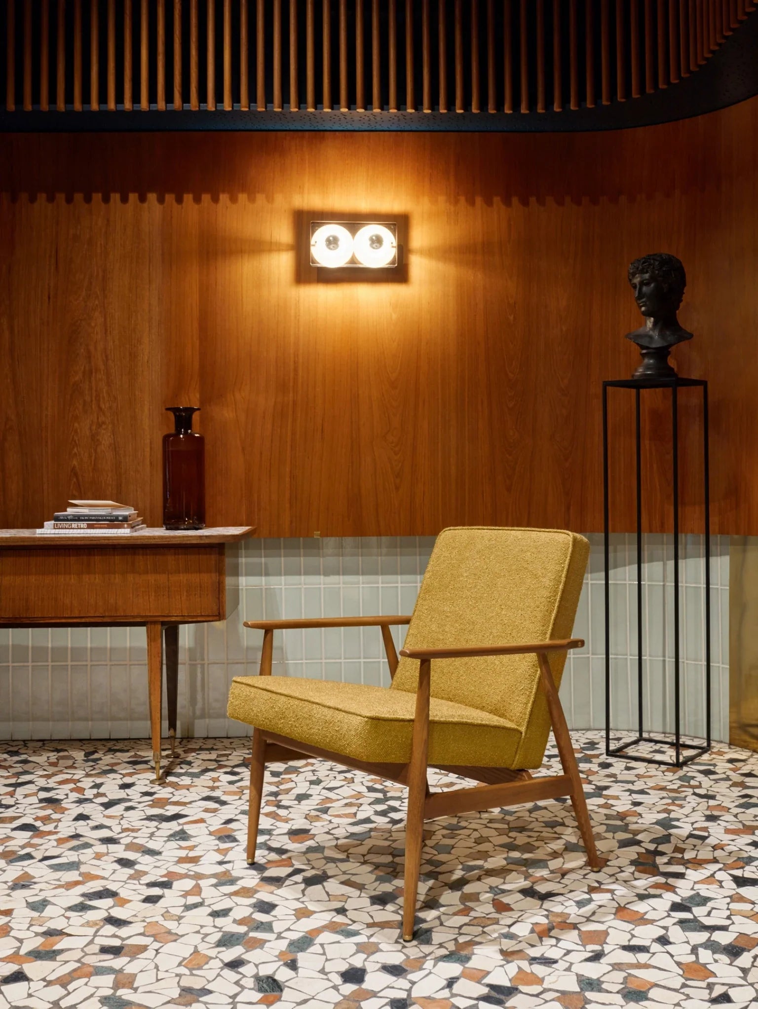 Fox Lounge Chair in Shine Velvet Mustard