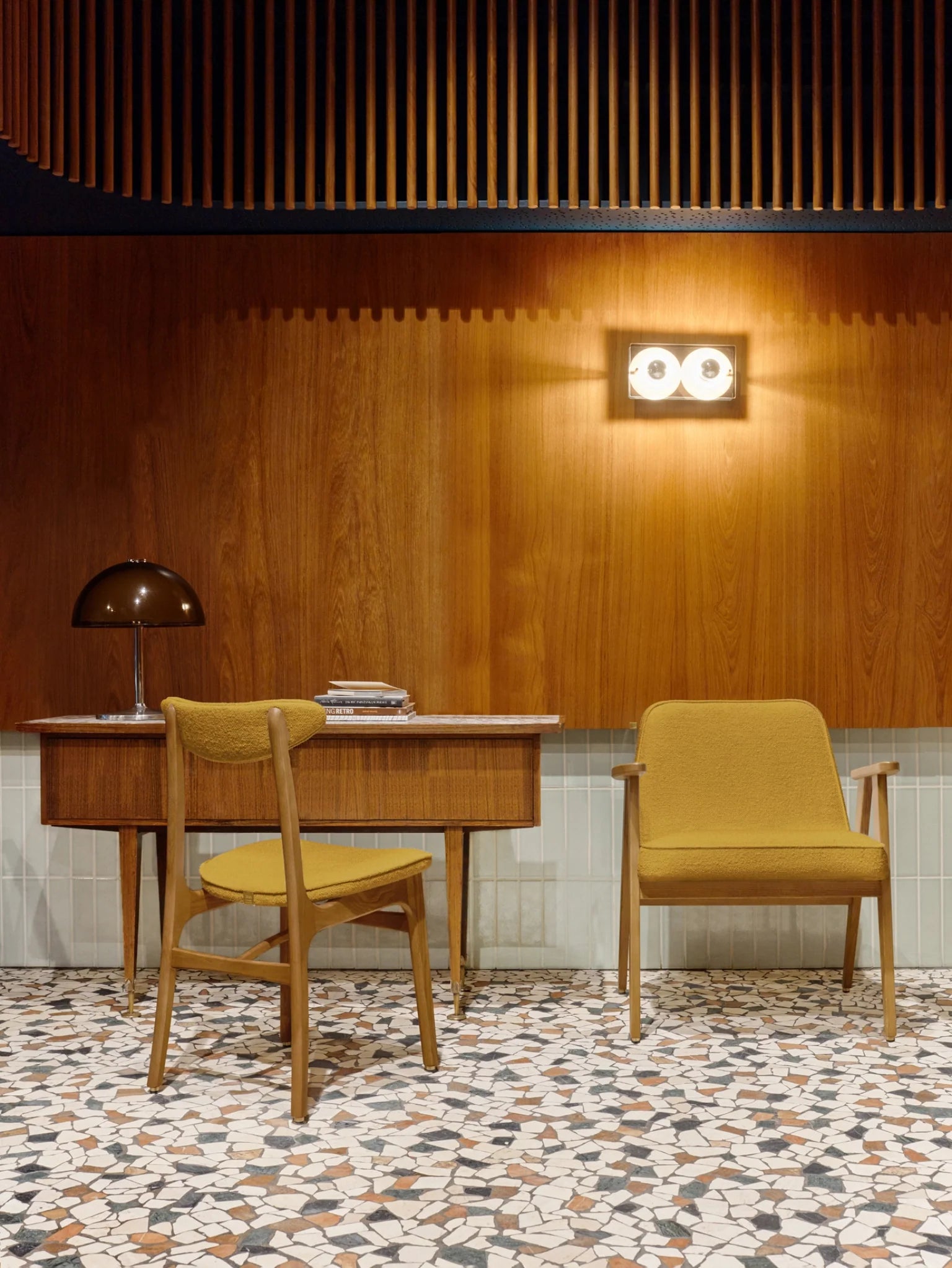 200-190 Stuhl in Bouclé Senf