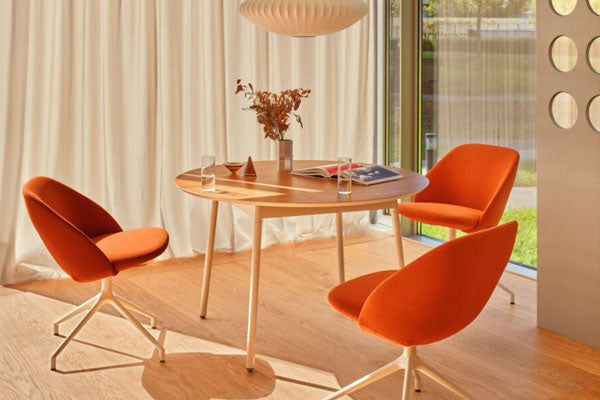 Paralleler Konferenzsessel mit Drehfuß