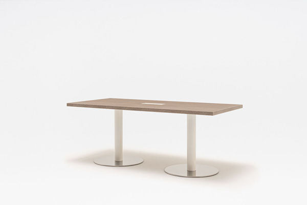 Quando executive table