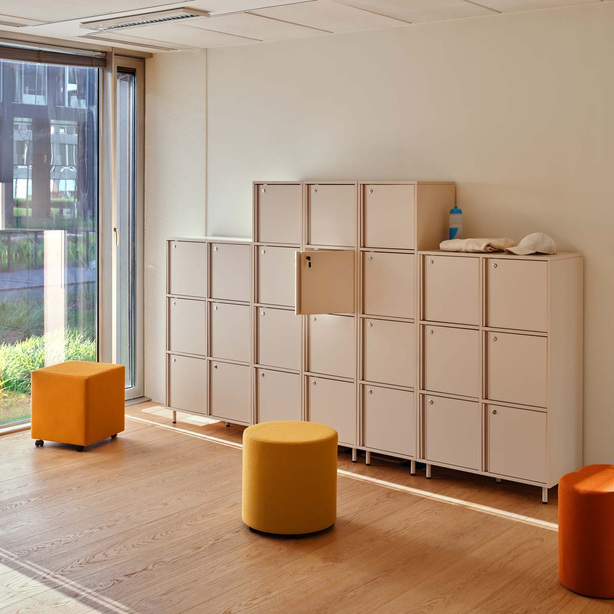 Locker locker-type cabinet