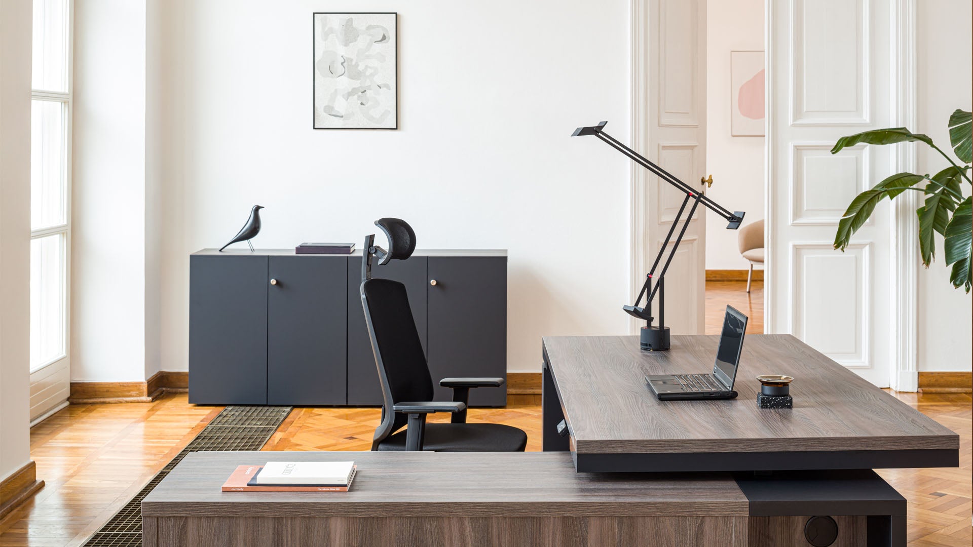 Höhenverstellung für Mito-Chefschreibtische