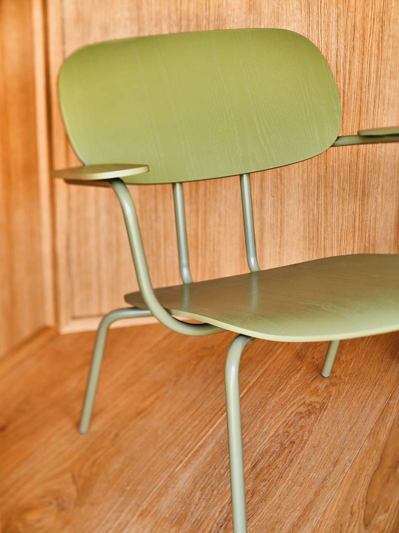 Neuer Sperrholz-Sessel