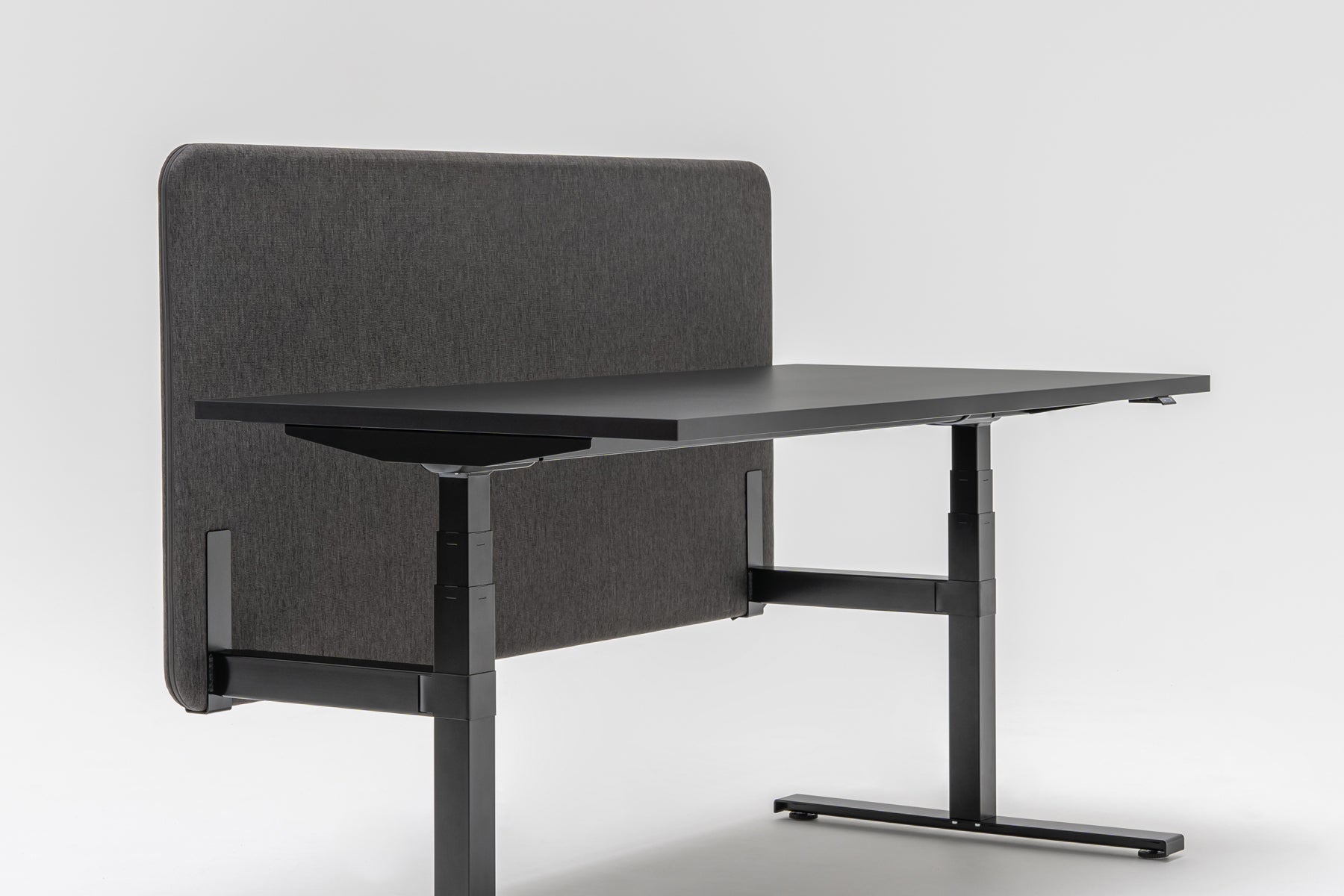 Ogi bench desk with electric height adjustment, twin-motor frame