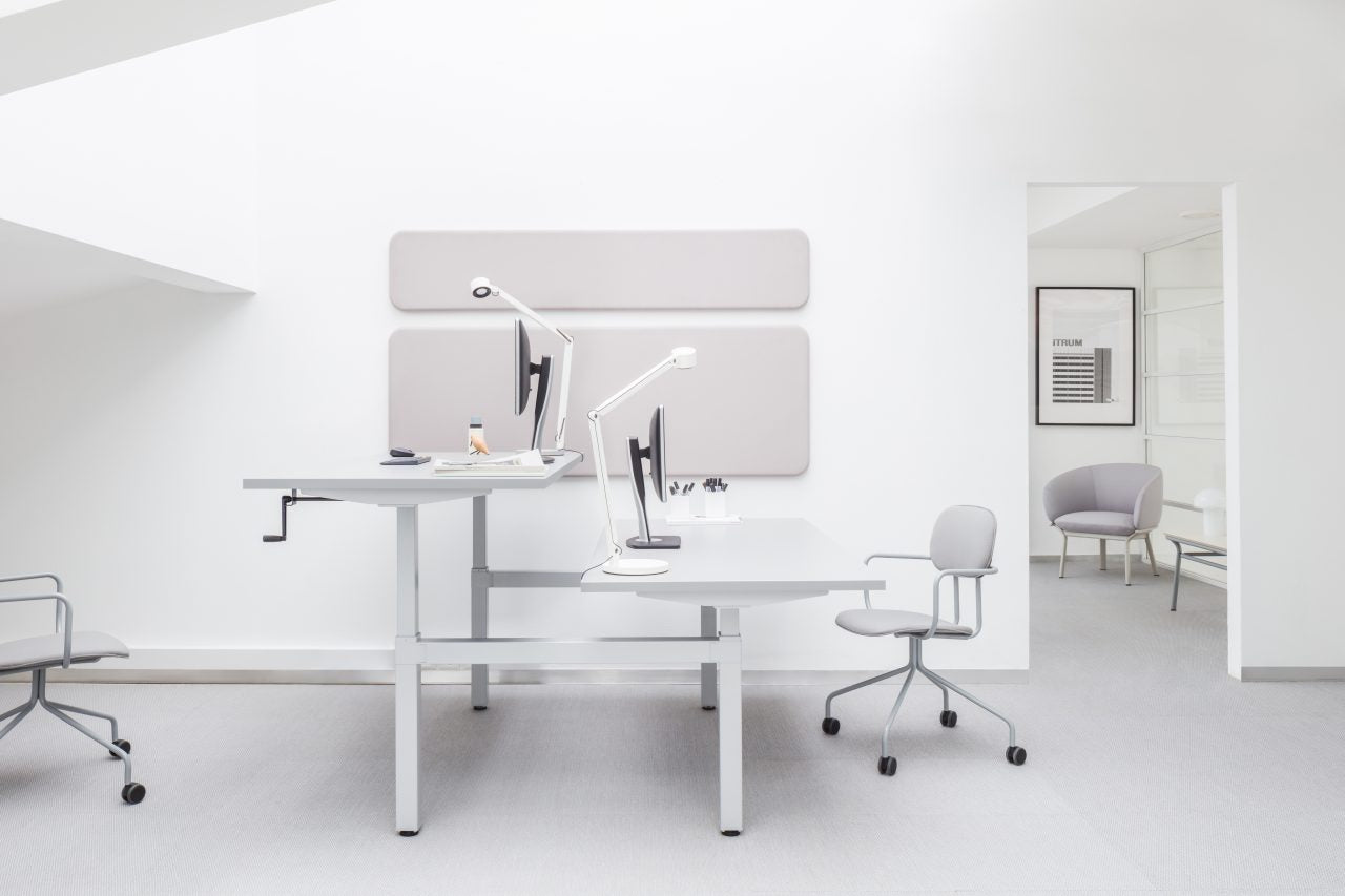 Ogi Schreibtisch – manuelle Höhenverstellung