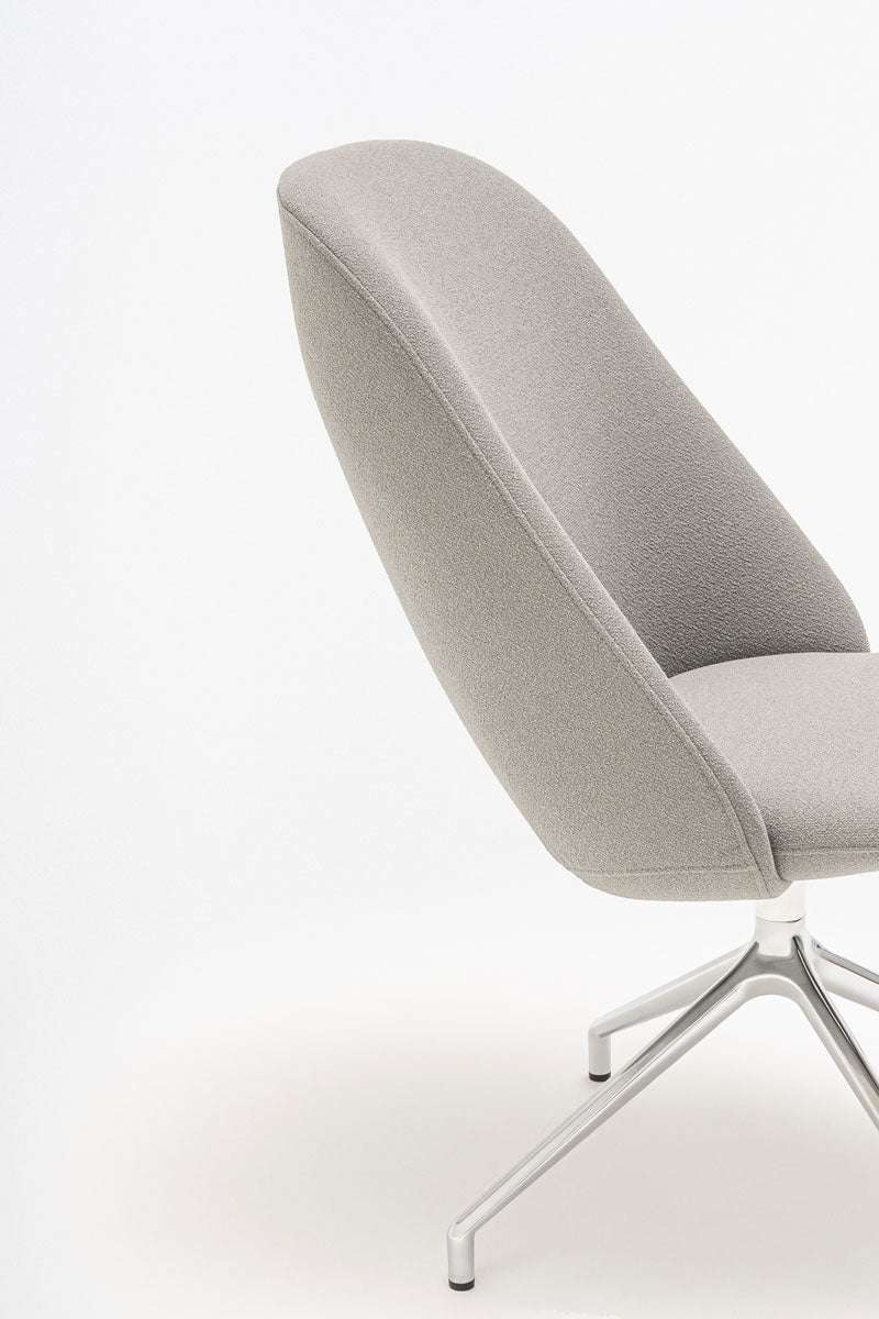 Paralel armchair polished aluminium base