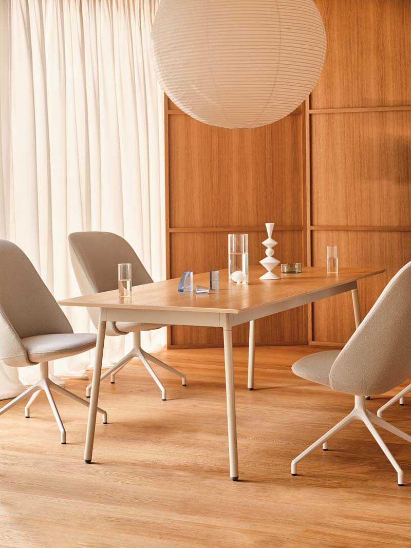 Paralleler Konferenzsessel mit Drehfuß