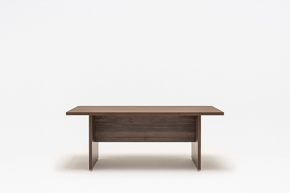 Quando executive table