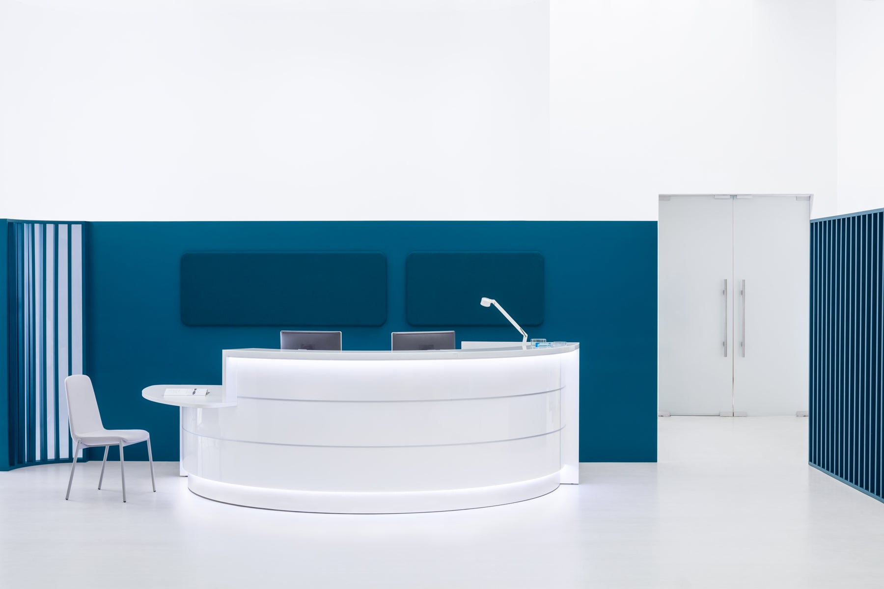 Valde modular reception desk