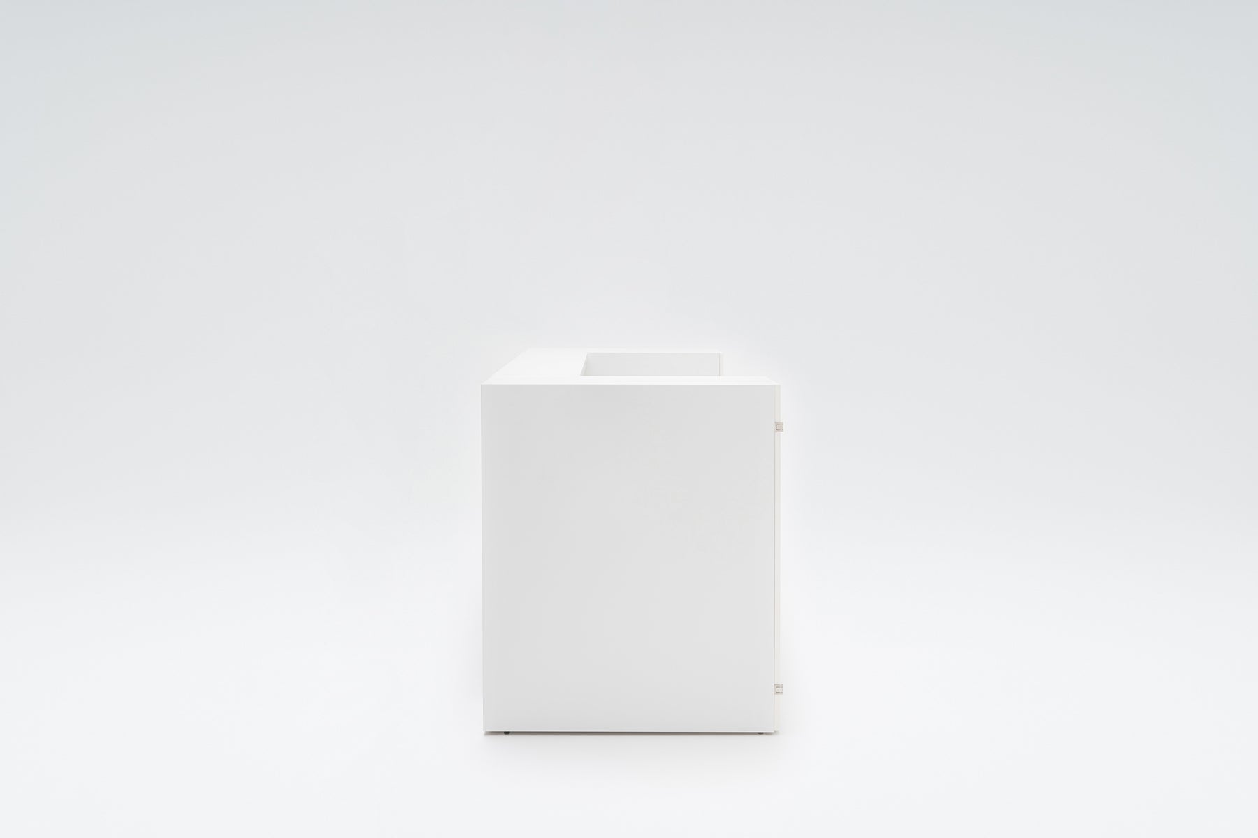 Valde modular reception desk