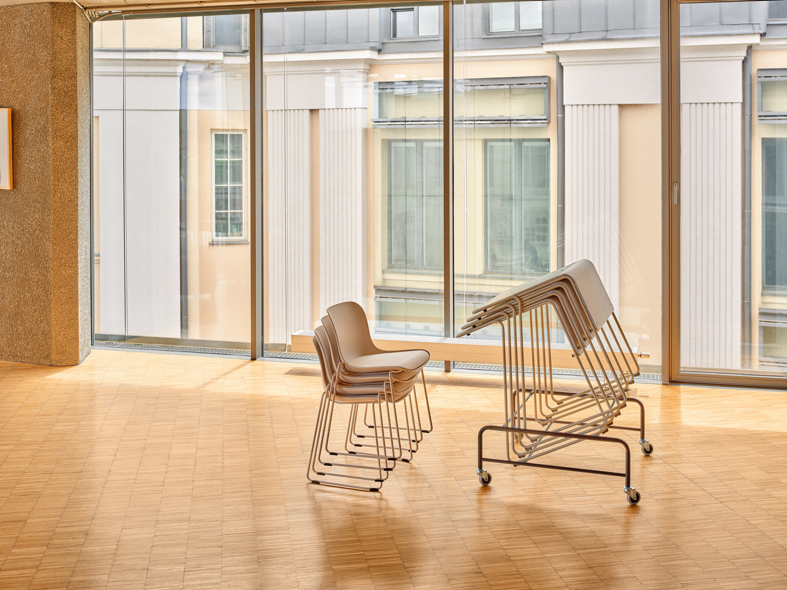 Loop transport trolley