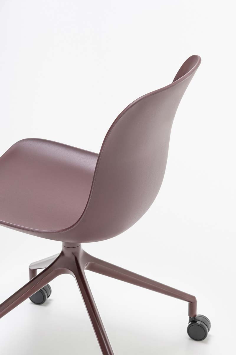 Drehfuß für baltischen Stuhl