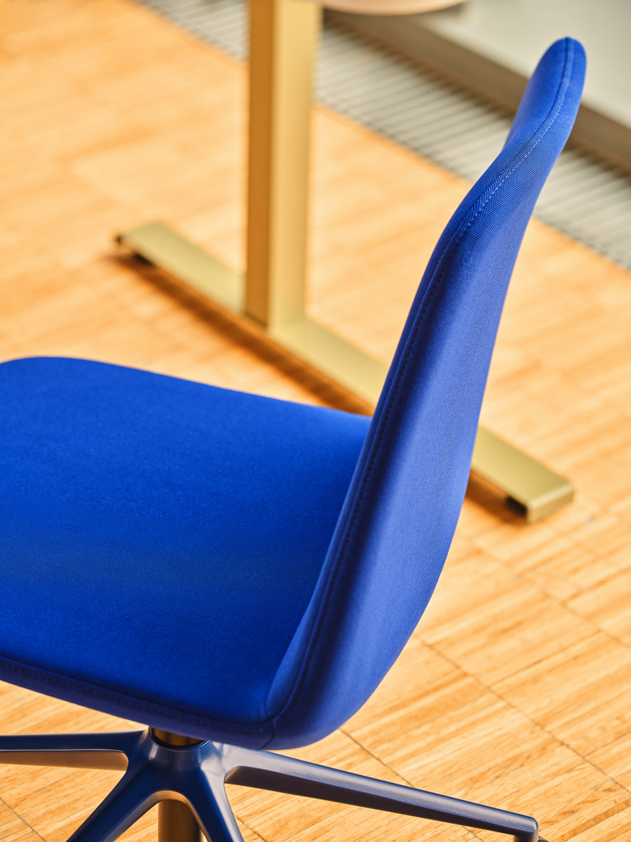 Ulti-Stuhl mit Höhenverstellung