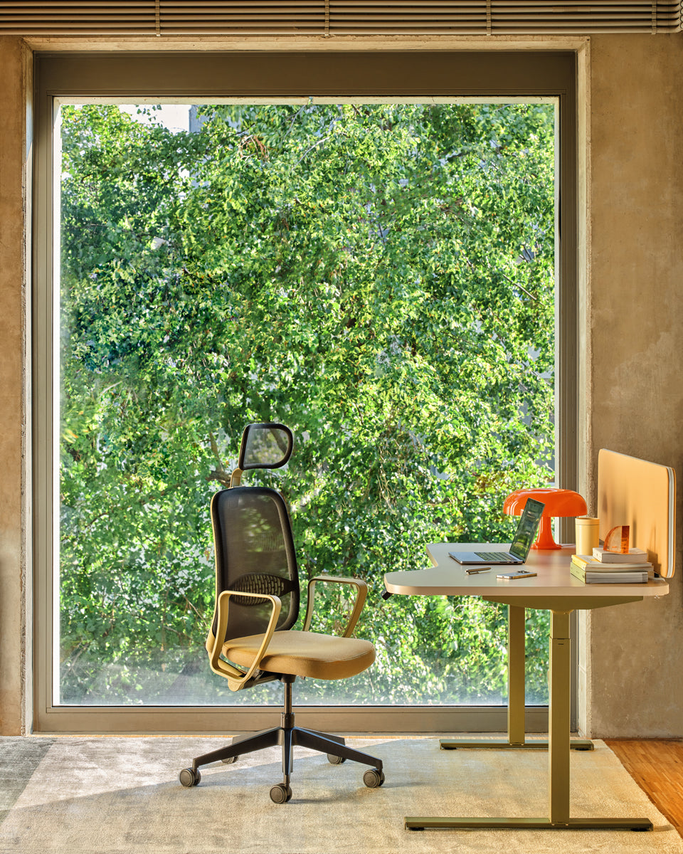 Ogi bench desk with electric height adjustment, twin-motor frame