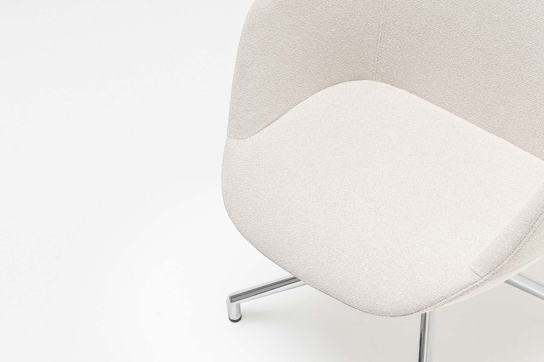 Ultra chair polished aluminium base