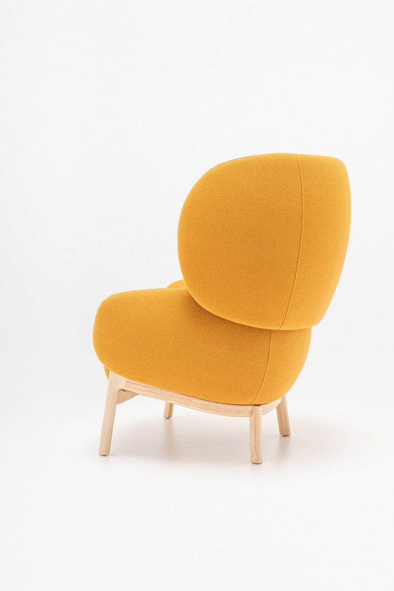 Großer Sessel mit Kopfstütze und Holzgestell