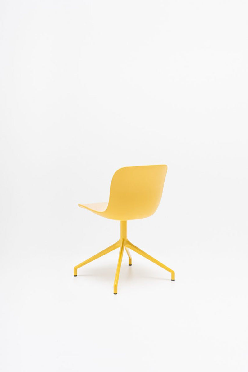 Drehfuß für baltischen Stuhl